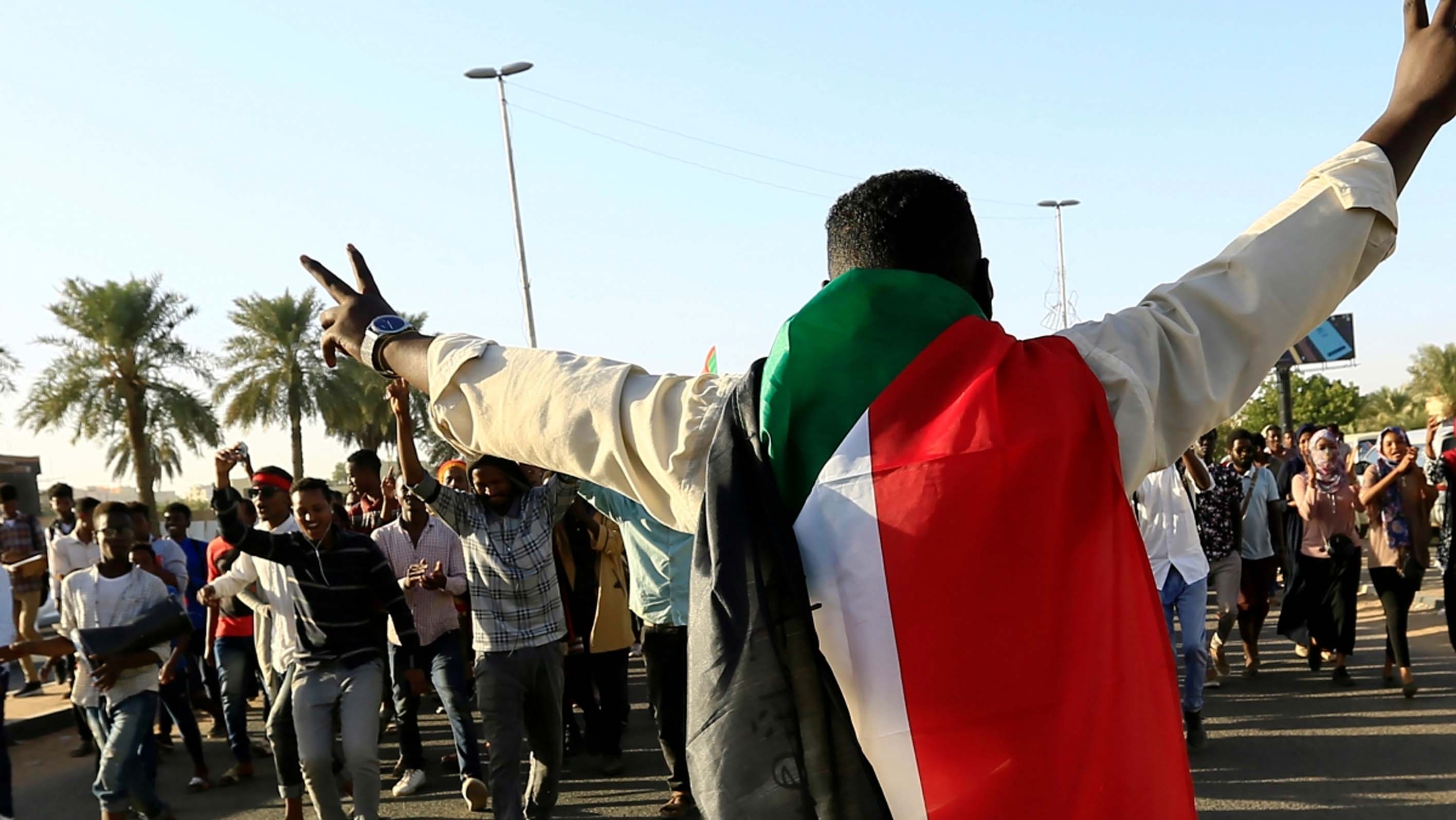 توكل كرمان تدعو الشعب السوداني إلى موجة ثورية جديدة ضد انقلاب العسكر