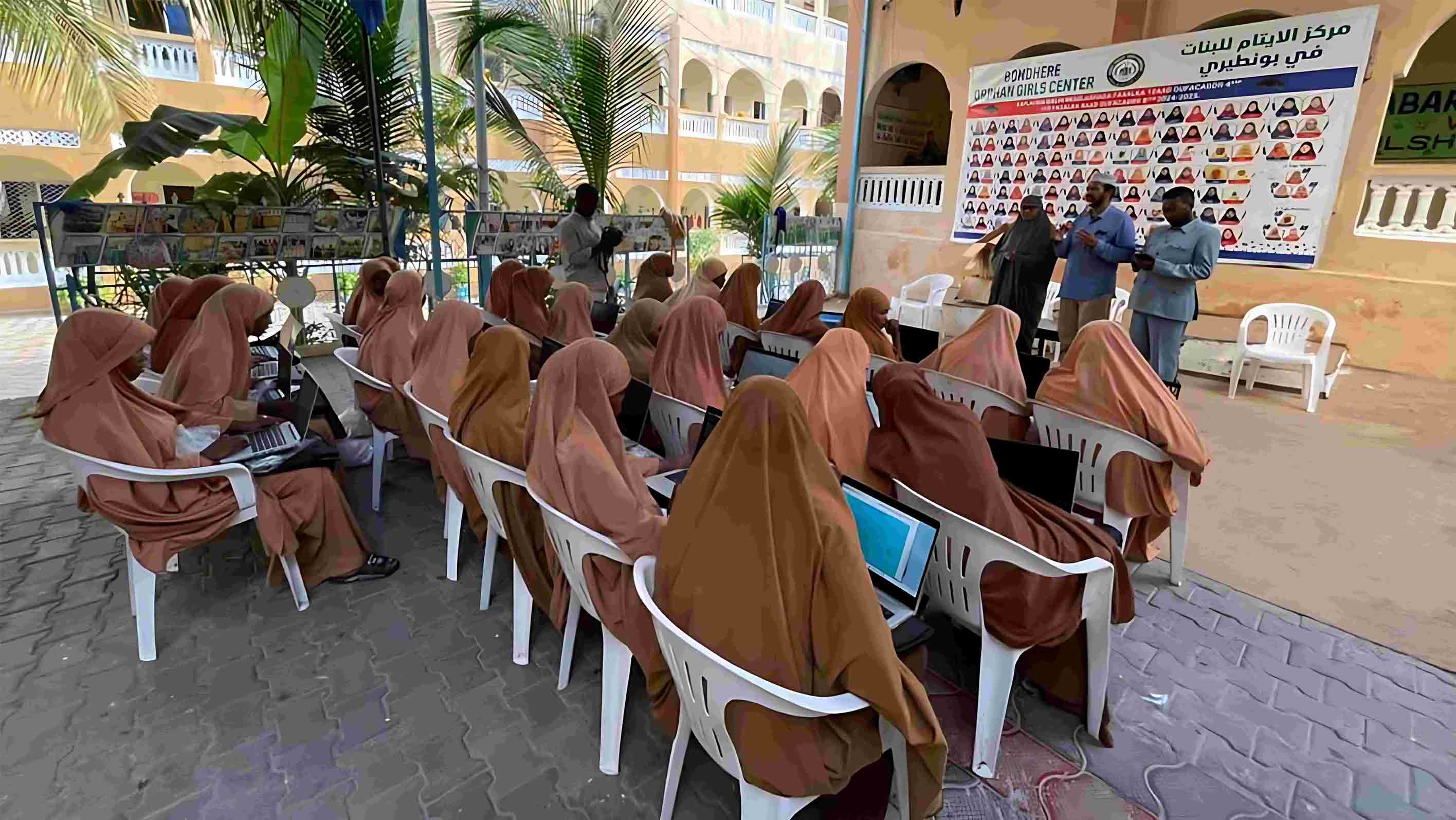 Tawakkol Karman Foundation provides 50 laptops to orphanage school in Somalia